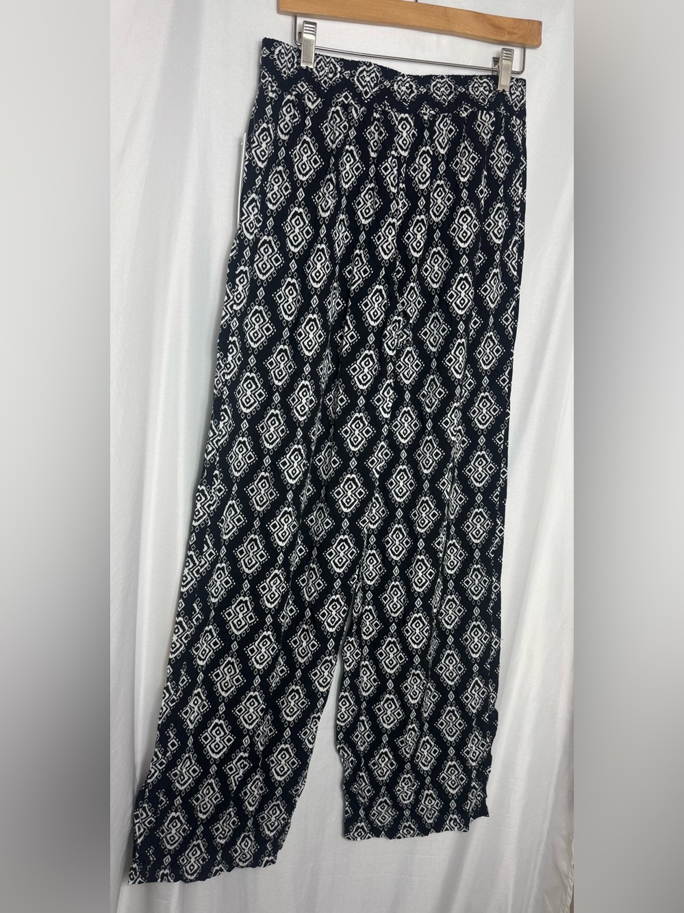 Black & White Geometric Print pallazo style flowy Wide Leg Pants large NWT